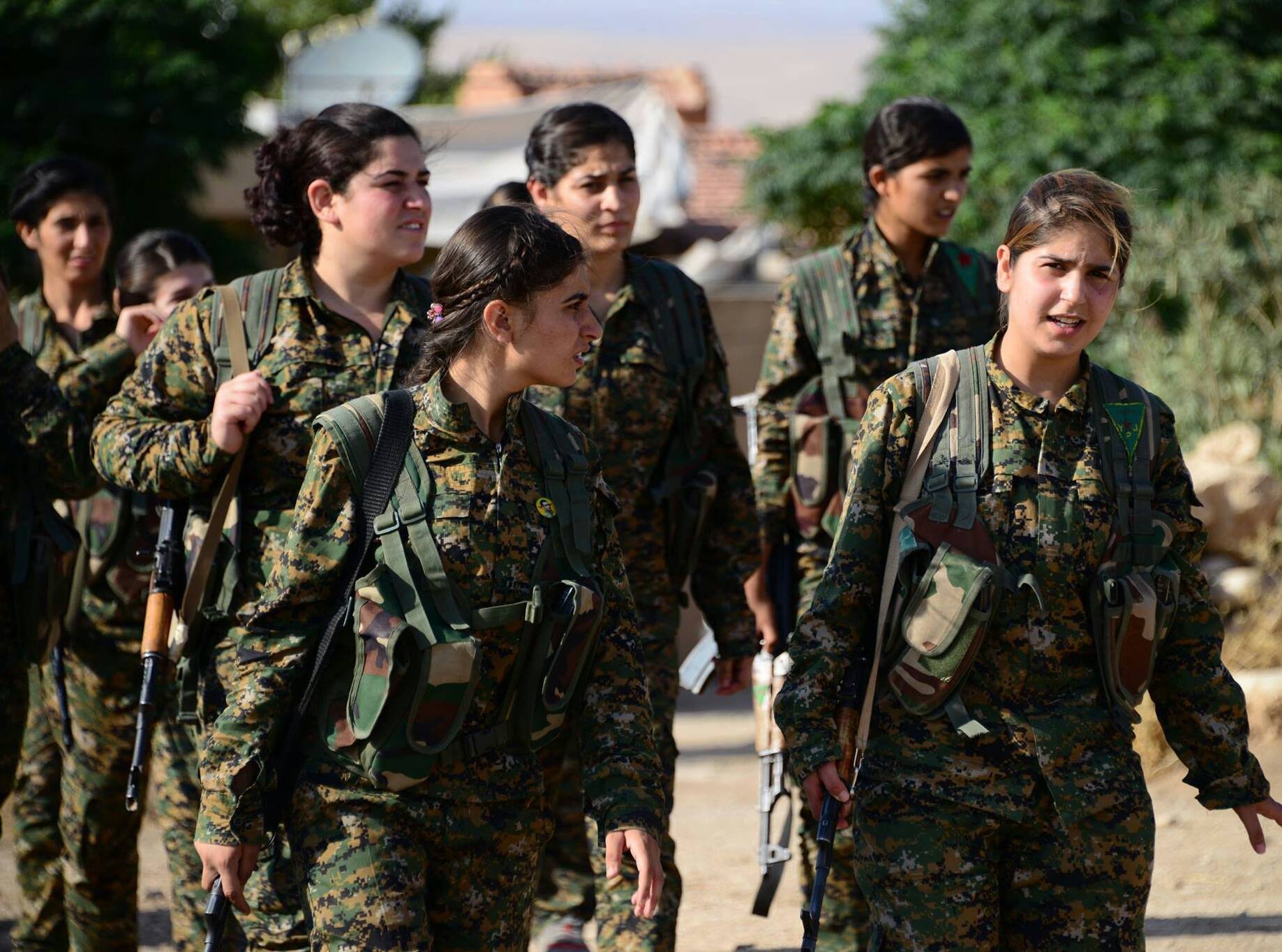 المرأة المقاتلة في صفوف وحدات حماية الشعب الكرديّة بين الواقع والأسطورة