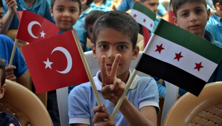 تركيا تدمج الطلاب السوريين في مدارسها.. وهذه تفاصيل القرار