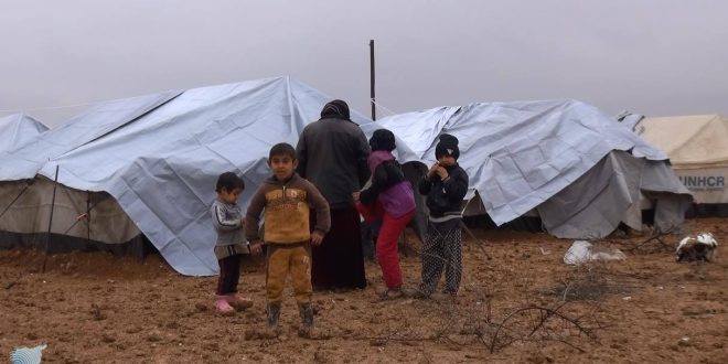 وحدات الحماية الكردية تضيق على النازحين من الموصل وتمنع دخولهم مخيم الهول بالحسكة